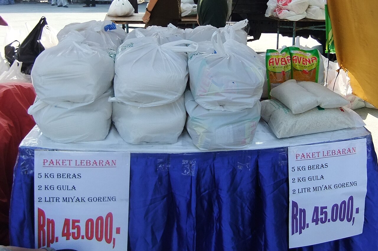Penyaluran bansos baktiyabarat
